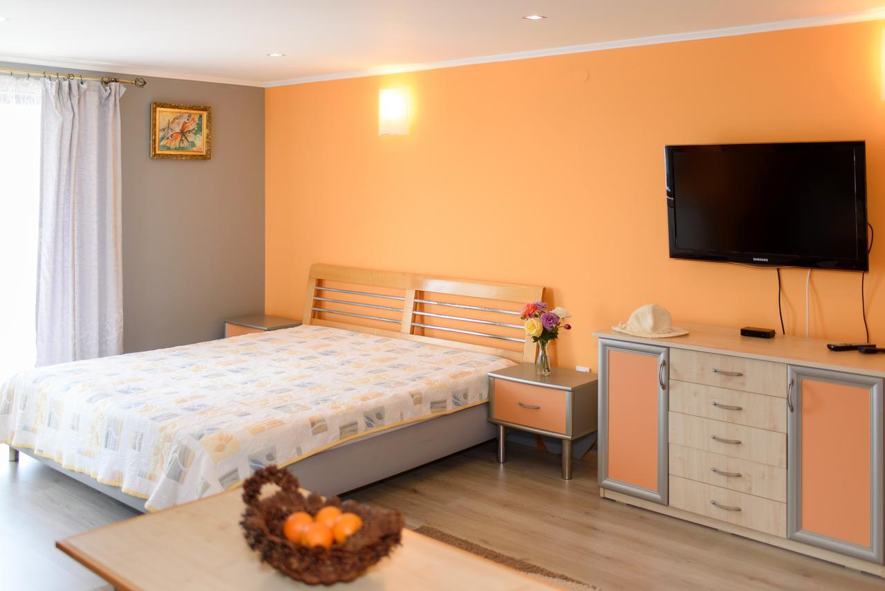 Guest House Ianis Paradise Nesebar Esterno foto